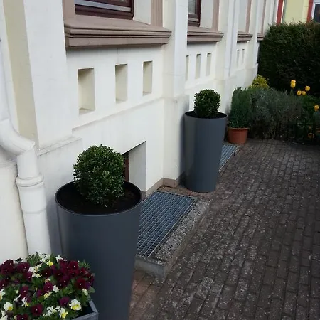 Gartenapartment In Stadtvilla Apartmán